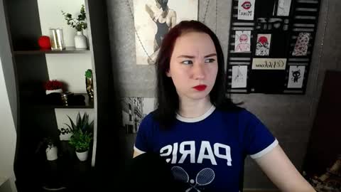 Diana online show from December 2025 10:04:02 PM