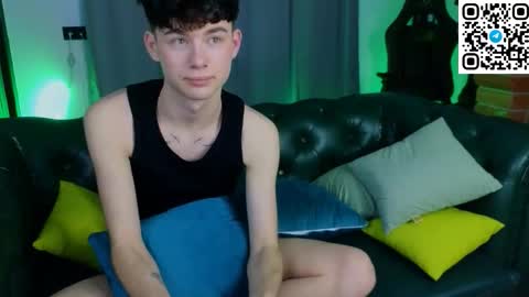 moon_gloww online show from March 2026 10:00:02 AM