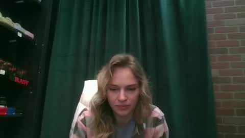 moon_light_girl online show from February 2025 05:04:02 PM