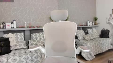 Snapshot of moon_lightt9 chatting on May 2026 12:02:02 PM Sarah online show from May 2026 12:02:02 PM