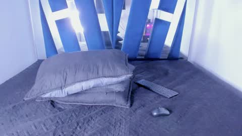 Luna  online show from March 2025 09:59:01 PM