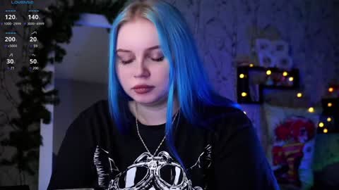 Snapshot of moon_valkyriie chatting on January 2025 01:00:01 PM Emilia online show from January 2025 01:00:01 PM
