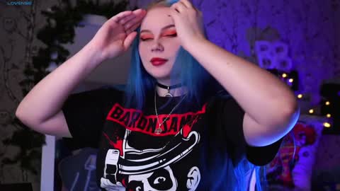 Snapshot of moon_valkyriie chatting on January 2025 08:40:01 AM Emilia online show from January 2025 08:40:01 AM