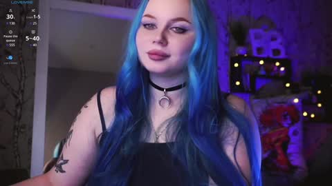 Snapshot of moon_valkyriie chatting on February 2025 12:14:02 PM Emilia online show from February 2025 12:14:02 PM