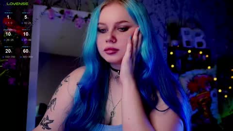 Snapshot of moon_valkyriie chatting on February 2025 07:13:02 AM Emilia online show from February 2025 07:13:02 AM