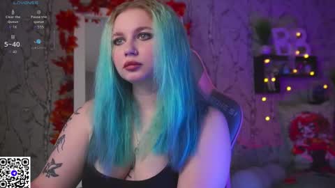 Snapshot of moon_valkyriie chatting on September 2025 09:11:01 AM Emilia online show from September 2025 09:11:01 AM