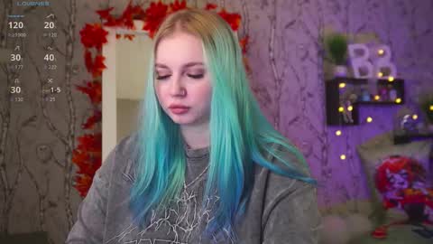 Snapshot of moon_valkyriie chatting on September 2025 07:33:02 AM Emilia online show from September 2025 07:33:02 AM