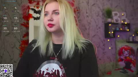 Snapshot of moon_valkyriie chatting on October 2025 09:02:02 AM Emilia online show from October 2025 09:02:02 AM