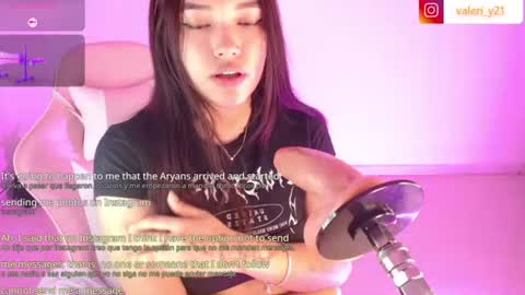 Snapshot of moonbella_bell chatting on June 2026 03:25:01 AM bell online show from June 2026 03:25:01 AM
