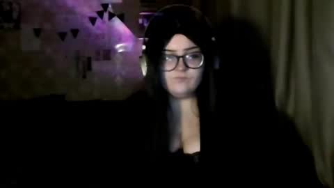 moonfairy2 online show from April 2026 05:21:02 PM