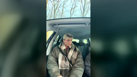 moonflamek online show from January 2026 02:52:02 PM