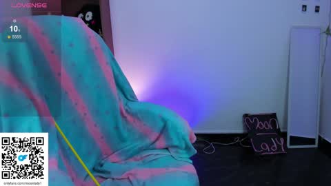 MOON  online show from December 2024 03:40:02 AM