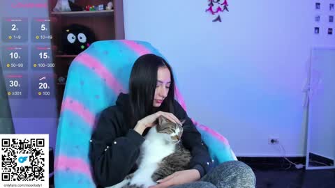 MOON  online show from January 2025 05:00:02 AM