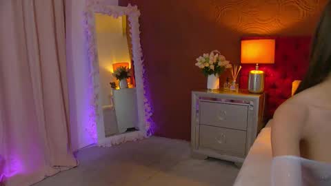 moonligt_iris online show from November 2025 05:41:01 AM