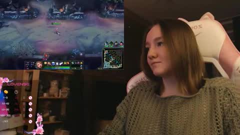 Katrin online show from December 2025 07:54:02 PM