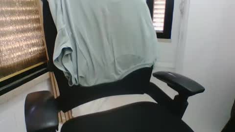 moonnighthugecock online show from October 2025 10:12:02 AM