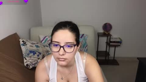 Snapshot of moonwoman_ chatting on January 2026 01:42:02 AM Moon Woman online show from January 2026 01:42:02 AM