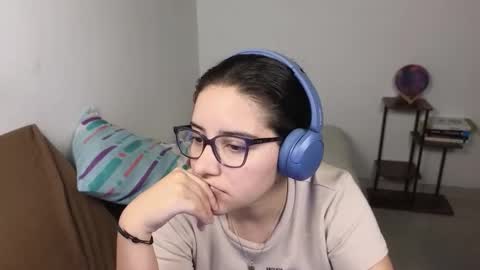 Snapshot of moonwoman_ chatting on February 2026 02:18:02 AM Moon Woman online show from February 2026 02:18:02 AM