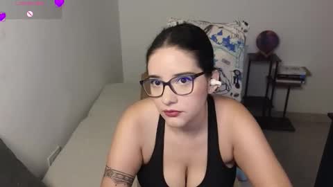 Snapshot of moonwoman_ chatting on March 2026 07:15:01 AM Moon Woman online show from March 2026 07:15:01 AM