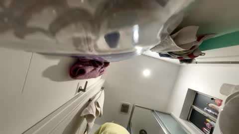 moorning_burst online show from November 2025 04:04:01 AM