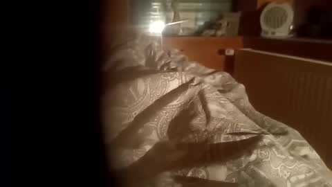 moos1 online show from April 2026 08:28:02 PM