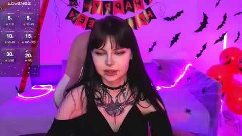 Morana online show from October 2025 02:37:02 AM