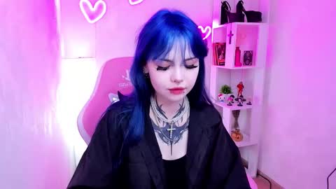 Morana online show from December 2025 02:20:01 AM