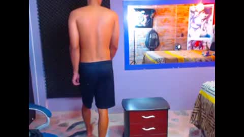 Snapshot of morenofullhot chatting on December 2024 04:29:02 PM MorenoFullHot online show from December 2024 04:29:02 PM