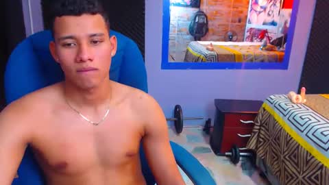 Snapshot of morenofullhot chatting on December 2024 06:17:01 PM MorenoFullHot online show from December 2024 06:17:01 PM