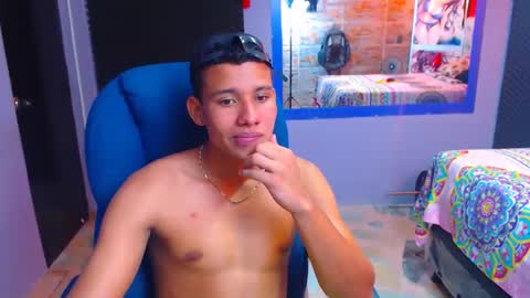 Snapshot of morenofullhot chatting on December 2024 04:06:01 PM MorenoFullHot online show from December 2024 04:06:01 PM