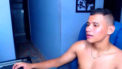 Snapshot of morenofullhot chatting on December 2024 11:59:01 PM MorenoFullHot online show from December 2024 11:59:01 PM