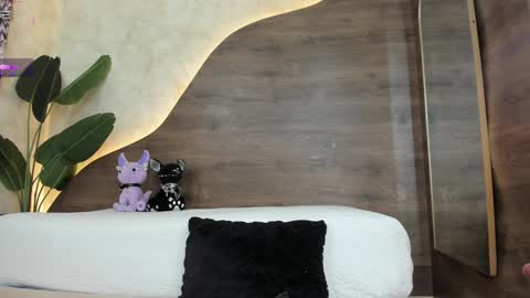  Morgan  online show from February 2025 05:45:01 PM