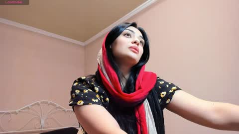 Snapshot of moroccan_diamond_ chatting on December 2024 06:39:02 PM Medina online show from December 2024 06:39:02 PM