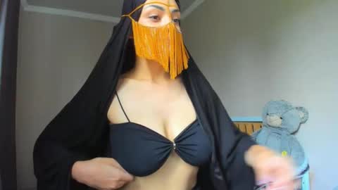 Snapshot of moroccan_diamond_ chatting on May 2026 07:13:01 AM Medina online show from May 2026 07:13:01 AM