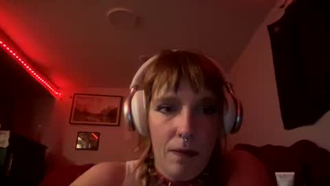 morrigan_danu online show from October 2025 06:14:02 AM