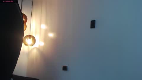 Mou Fly online show from November 2025 03:01:02 PM