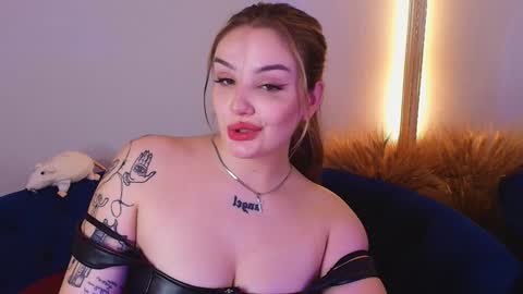 Carolina online show from December 2024 06:33:01 AM