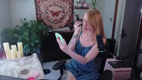 Snapshot of mousiegirl chatting on August 2026 06:44:01 PM Mousie online show from August 2026 06:44:01 PM