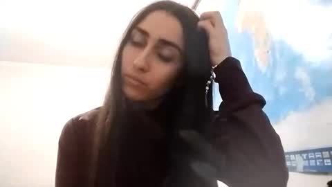 Karla online show from November 2025 07:13:01 PM