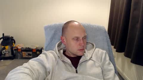 Mr Baldy Likes to Chat online show from November 2025 10:45:02 PM