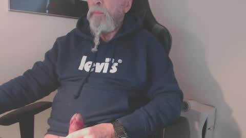 mr_boombastic2021 online show from December 2024 10:50:02 AM