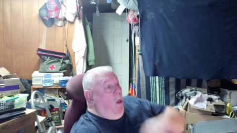 mr_canoe_licker_69 online show from December 2024 01:40:01 PM