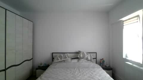 mr_i_ online show from June 2026 10:37:02 AM