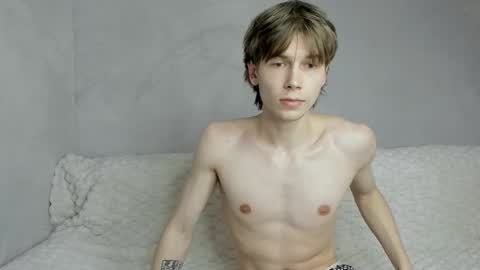 Snapshot of mr_makentoshi chatting on May 2026 04:39:02 AM Makentoshi online show from May 2026 04:39:02 AM