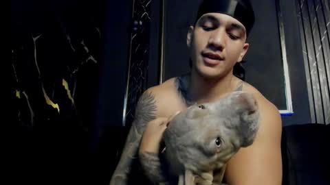 mr_maximo online show from November 2025 02:44:02 AM