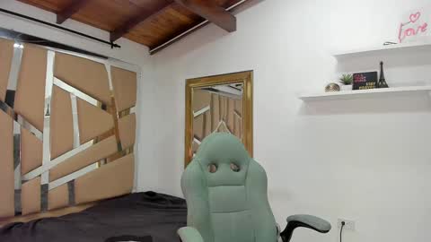 MIKEE online show from February 2025 03:06:02 AM