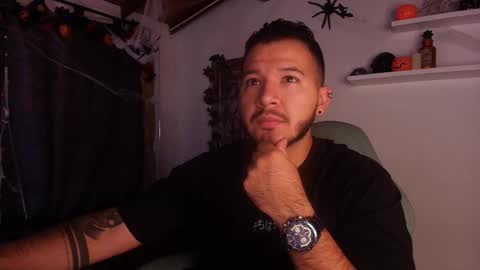 MIKEE online show from October 2025 03:08:01 AM