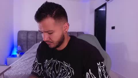 Snapshot of mr_mikee_ chatting on February 2026 03:11:02 AM MIKEE online show from February 2026 03:11:02 AM