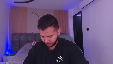 Snapshot of mr_mikee_ chatting on February 2026 03:12:01 AM MIKEE online show from February 2026 03:12:01 AM