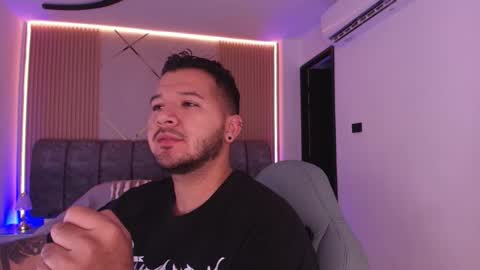 Snapshot of mr_mikee_ chatting on February 2026 03:03:01 AM MIKEE online show from February 2026 03:03:01 AM